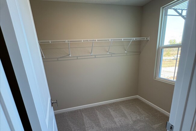 359 Rockridge Dr, Amherst, OH 44001 - photo 6