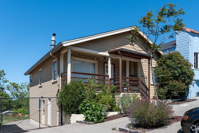 A detached home with a downstairs and ample backyard in Hunter’s Point.