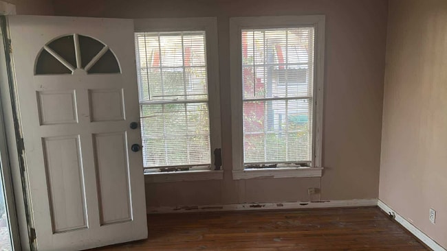 2714 Scott Ave, Fort Worth, TX 76103 - photo 4