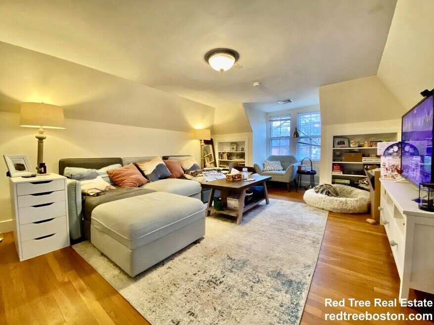 24 Grovenor Rd unit 4, Jamaica Plain, MA 02130 - photo 1