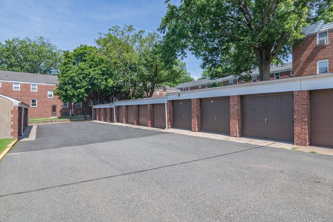 River Terrace Gardens, River Edge, NJ 07661 - photo 7