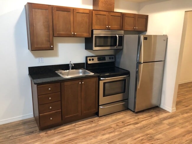 Louie, Portland, OR 97212 - photo 2