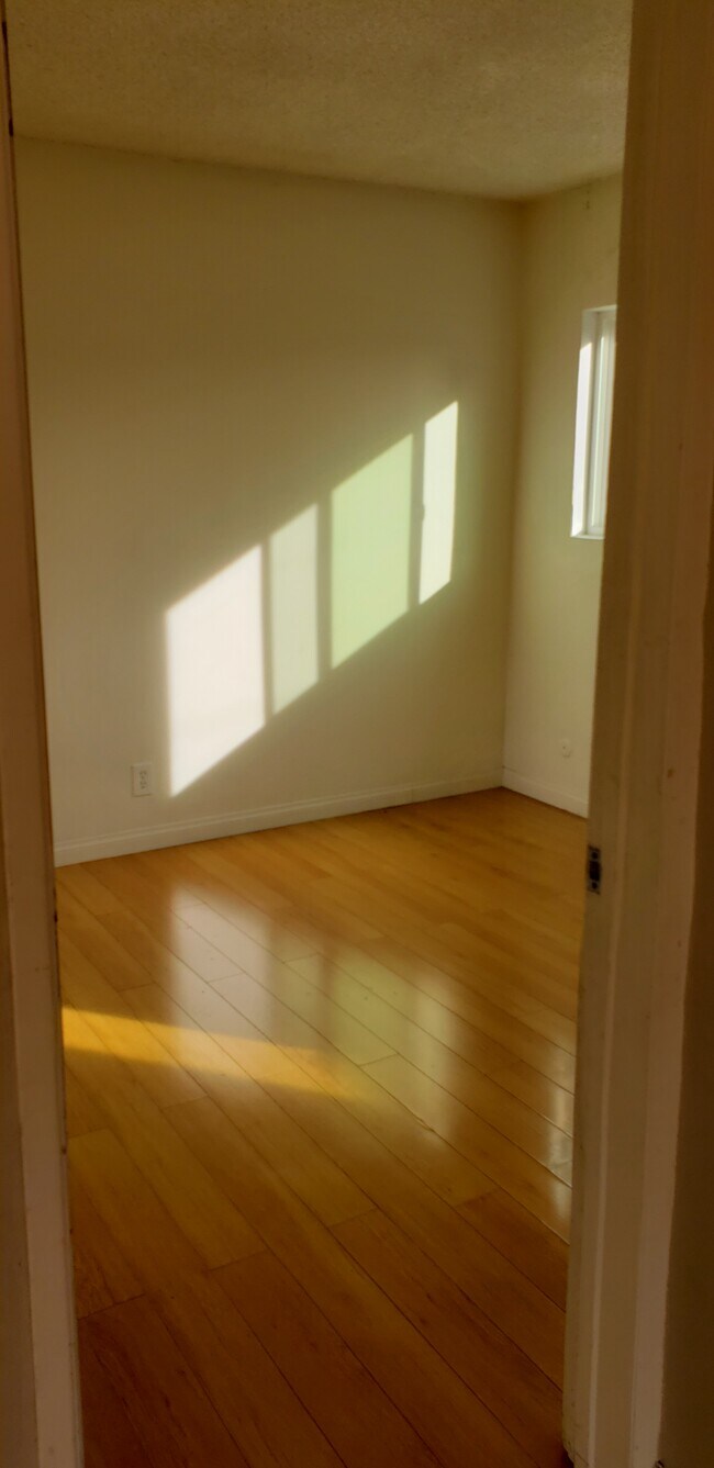 705 S Chevy Chase Dr unit 12, Glendale, CA 91205 - photo 6