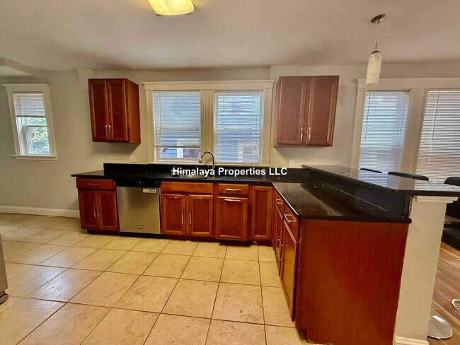 222-224-224 Calumet St unit 1, Boston, MA 02120 - photo 5