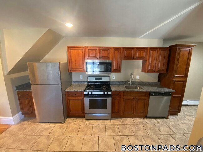91 Glen St unit 2, Somerville, MA 02145 - photo 4