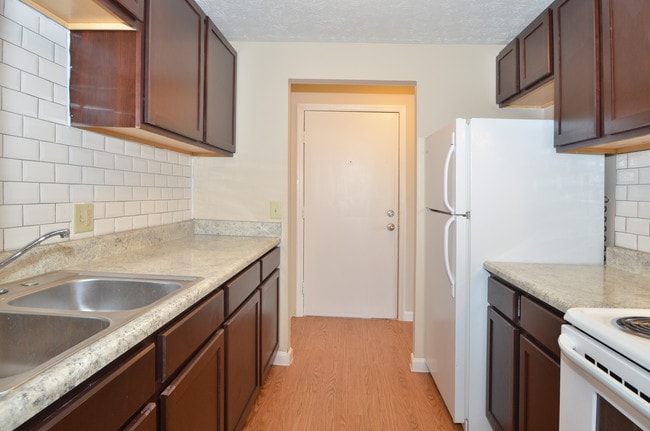 Overlook at Wyoming, Cincinnati, OH 45205 - photo 2