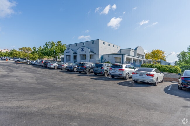 Stevenson Ranch Elementary received in teachers and academics from Niche.