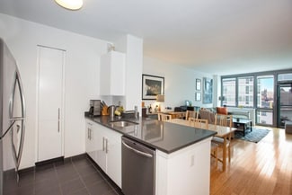 47 Center Blvd, Queens, NY 11101