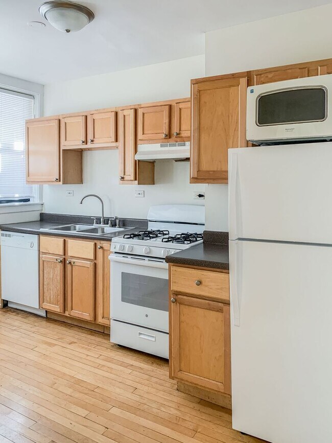 1941 W Winnemac Ave unit 2, Chicago, IL 60640 - photo 4
