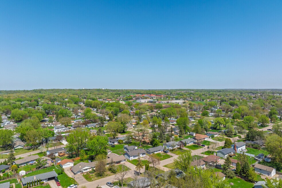 NH_Redwood_560426_P2_v2_LM_51425