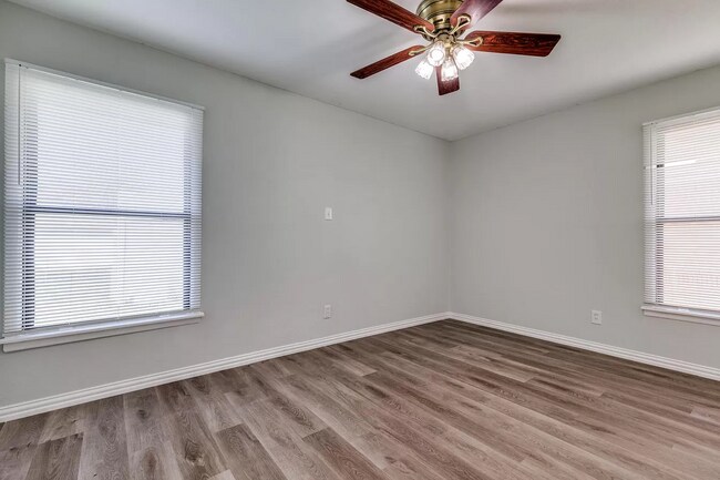 1501 Ridgeview St, Mesquite, TX 75149 - photo 5