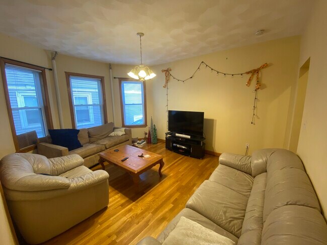 35 Hancock St unit 1, Somerville, MA 02144 - photo 2