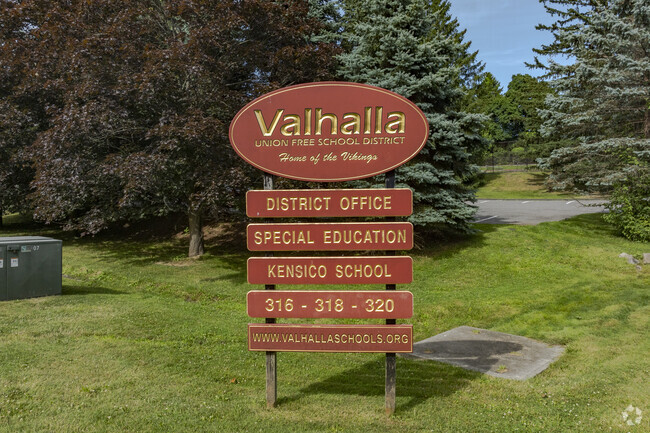 Kensico School is located at 320 Columbus Avenue in Valhalla, NY.