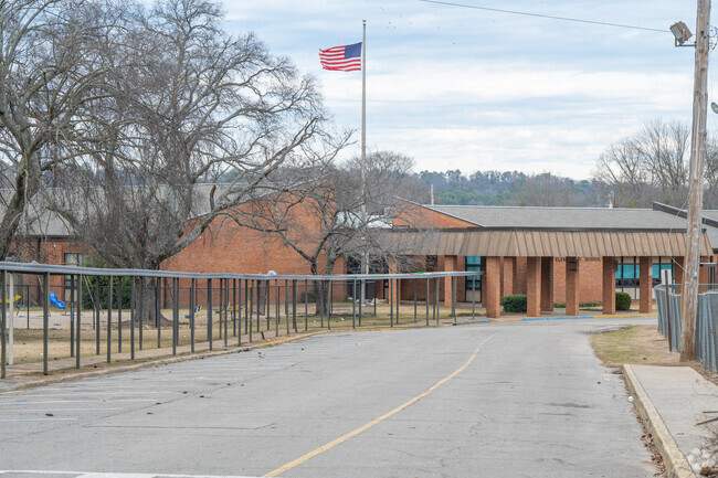 Tarrant Elementary is located at 1269 Portland St, Birmingham, AL 35217.