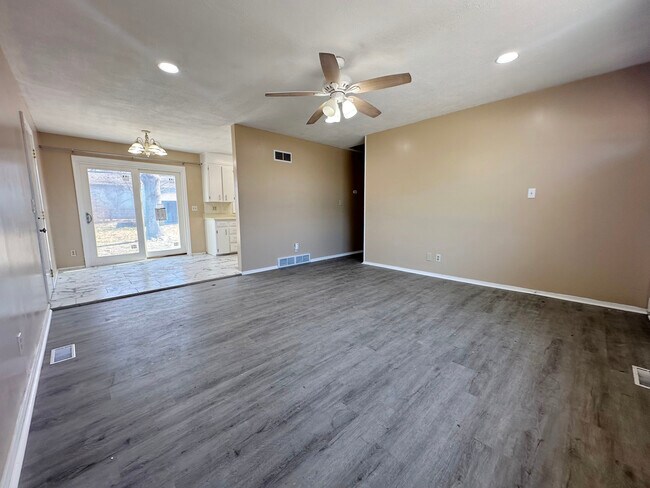 1119 N Atherton Rd, Independence, MO 64056 - photo 6