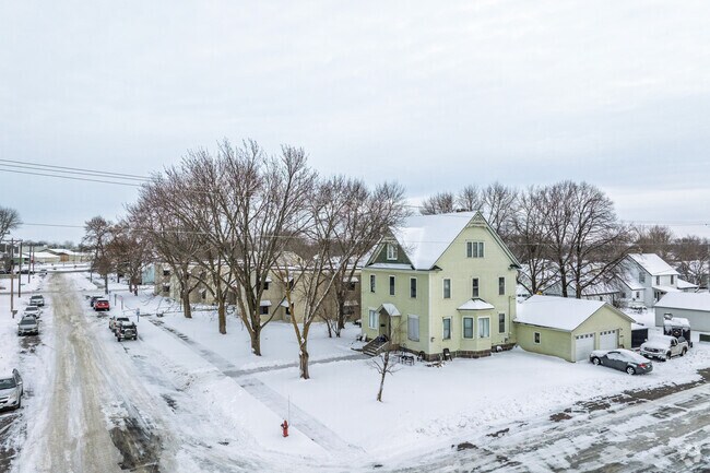 Residential areas in Melrose include a mix of older and newer homes.