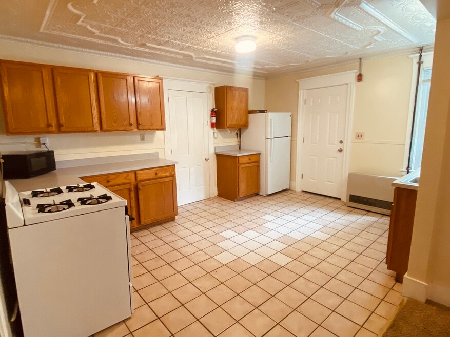 16 Union St, Claremont, NH 03743 - photo 1