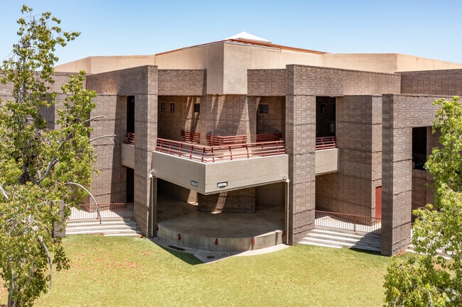 Kyrene Akimel A-al Middle School architecture.