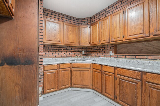 126 Saint Robert Dr, East Saint Louis, IL 62206 - photo 7