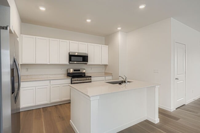 2820 E 153rd Ave, Thornton, CO 80602 - photo 3