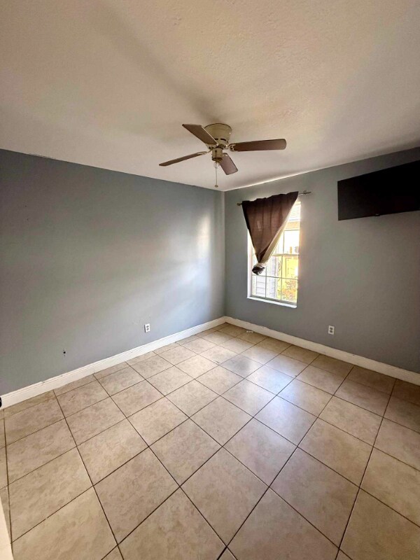 1454 Welson Rd, Orlando, FL 32837 - photo 4