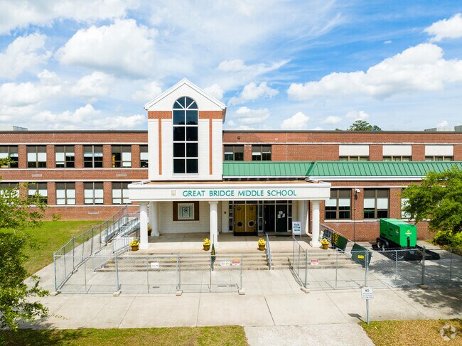 The Great Bridge Middle School serves grades 6-8 in the neighborhood of Great Bridge East.