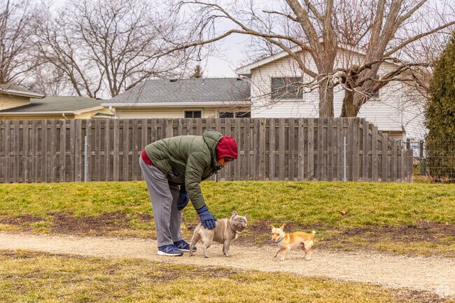 Locals love to bring their pets to Happy Tails.
