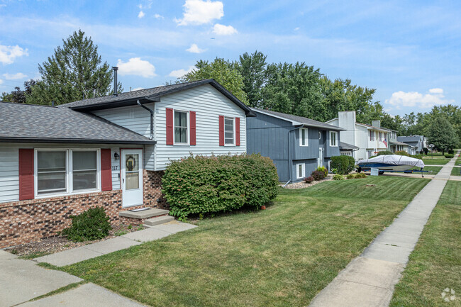 Home prices in Kingsridge range from $130,000 to $265,000.