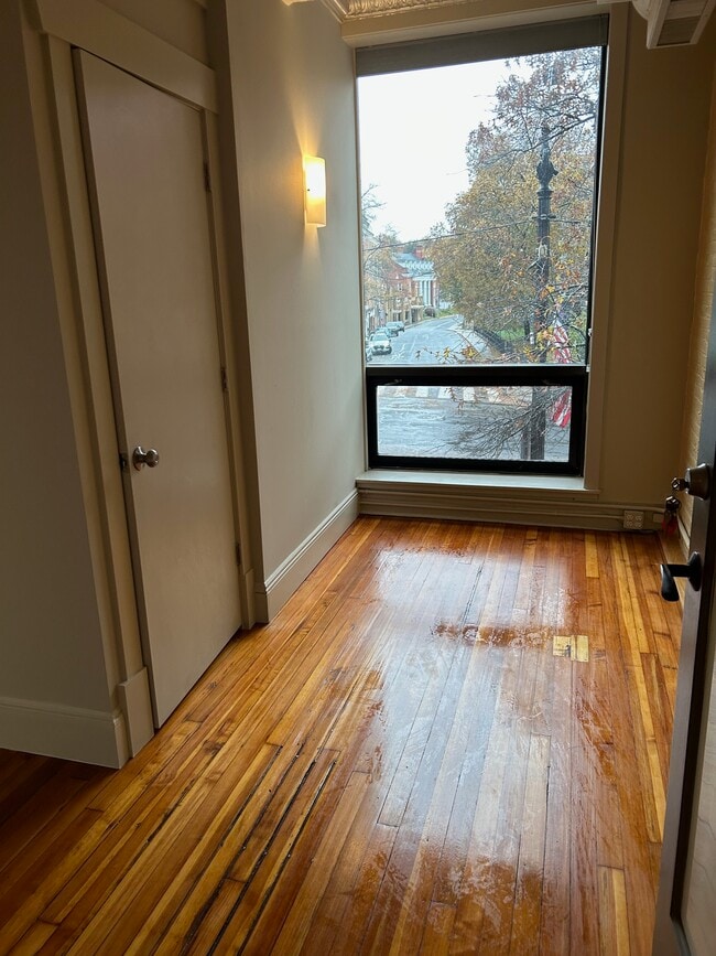 98 Main St unit 2nd Fl, Northampton, MA 01060 - photo 5