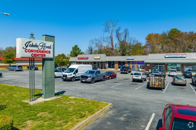 The Treat Shop is a fantastic ice cream shop that also serves hot food from a full kitchen.