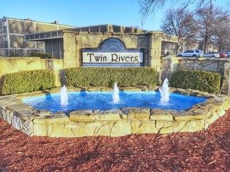 2303 N Somerset Ave, Wichita, KS 67204
