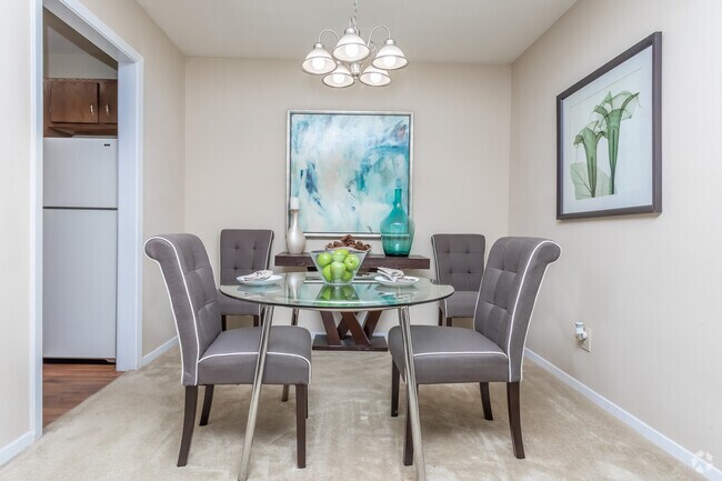 1BR, 1BA - 1005sf - Sun Room