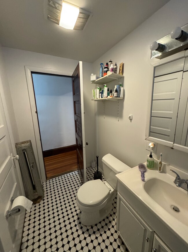 12 Cambridge Terrace unit 2, Cambridge, MA 02140 - photo 6