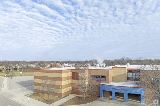 Your kids will enjoy learning in the inspiring atmosphere at Creekside Elementary School.