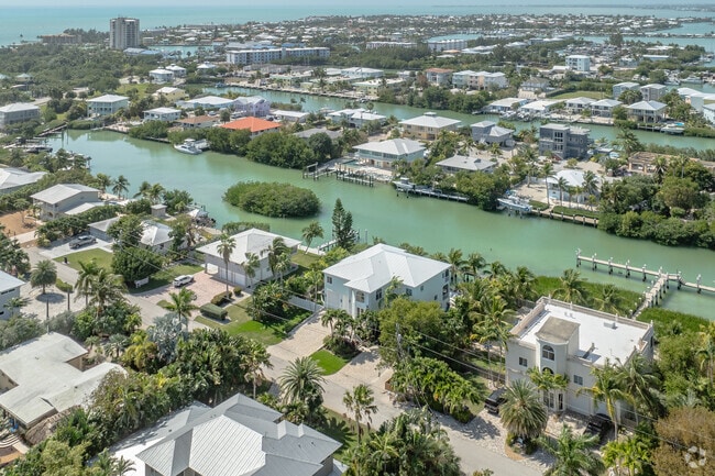 The beauty of the Florida Keys is right within Marathon, FL.