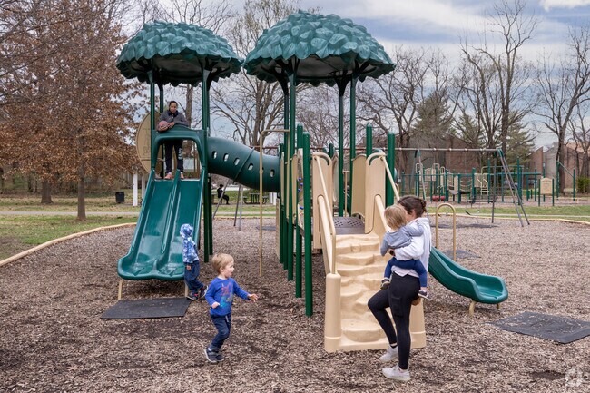 Robsion Park near Graymoor_Devondale has over 17 acres of greenspace for residents.