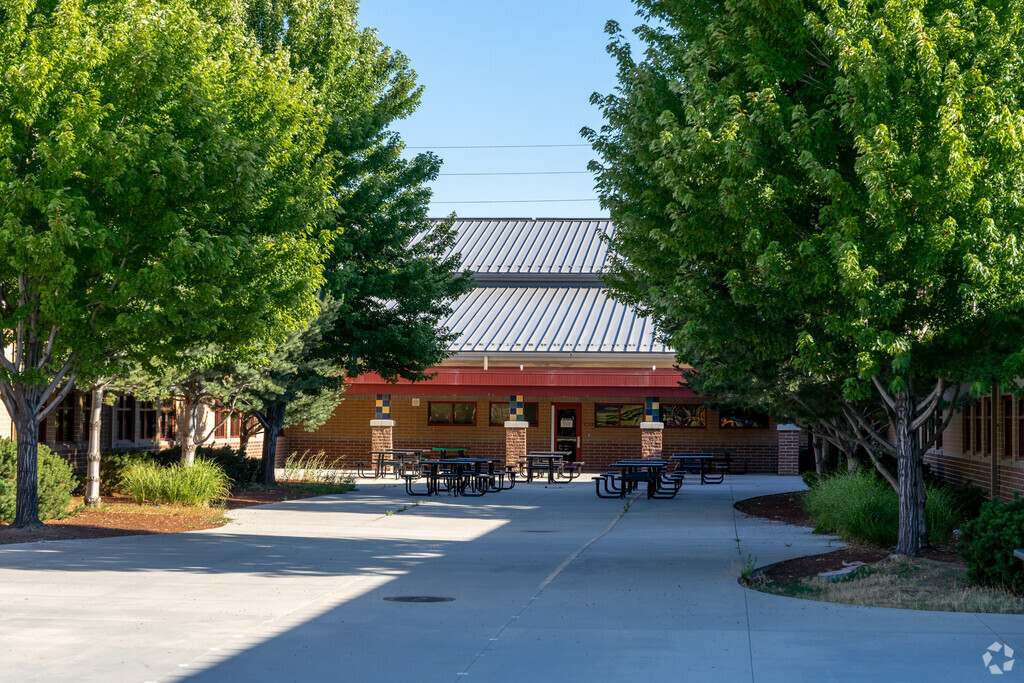 Whitney Elementary offers an outdoor lunch break area for its students and staff.