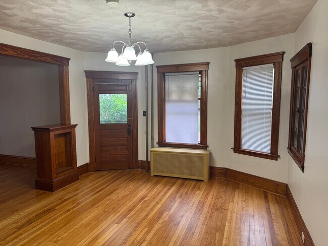 49 Houghton St unit 1, Worcester, MA 01604 - photo 6