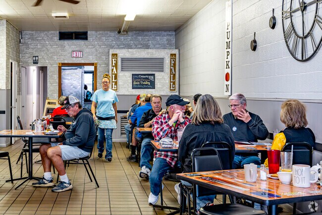 Diners from across Michigan Center enjoy classic breakfast and brunch at Kimmie K’s Café.