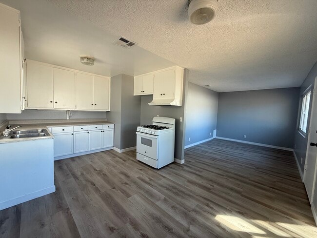 12498 3rd St unit 12498 3rd Street Yuc, Yucaipa, CA 92399 - photo 2