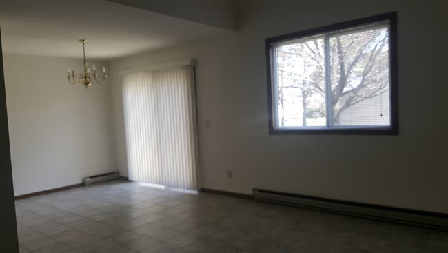 1334 Spring Village Dr, Ontario, OH 44906 - photo 4