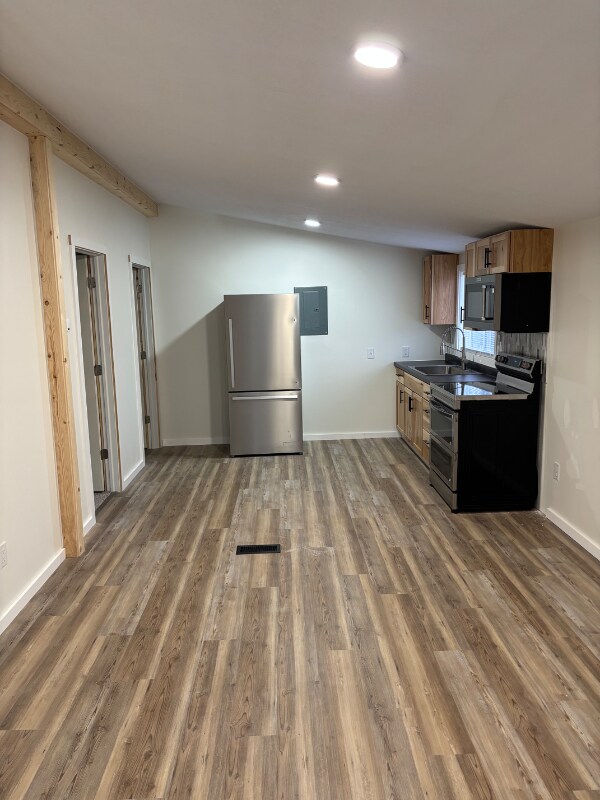 602 5th St NW unit 1, Chisholm, MN 55719 - photo 2