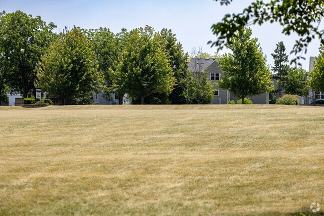 Millburn Middle School is located in Lindenhurst, IL and serves students in 6th - 8th grades.