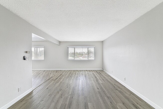 125 E Spring St unit 8, Long Beach, CA 90806 - photo 2