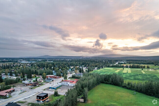 Aurora-Lemeta is conveniently located near College Rd. providing easy access around town.