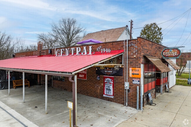 The Central Social Club was established in 1946 in Southeast Warren.