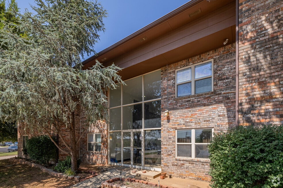 Ten15 at Hurd, Edmond, OK 73034 - photo 1