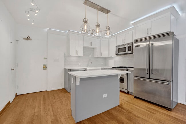 129 E Bellevue Place unit 803, Chicago, IL 60611 - photo 3