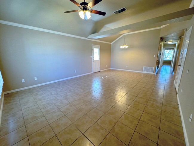 1300 Powder River Dr unit A, Killeen, TX 76549 - photo 2
