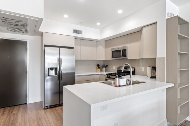 Ecco Lexington – Coliving + Traditional Units, Los Angeles, CA 90038 - photo 6